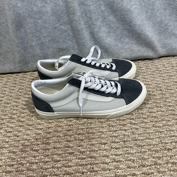 Vans Shoes - Vans White Grey VN0A3DZ32BR Men's‎ 6/8 Wmns NWOB